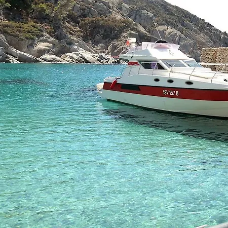 Botel Yacht 3*