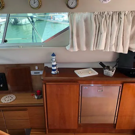 Yacht Botel