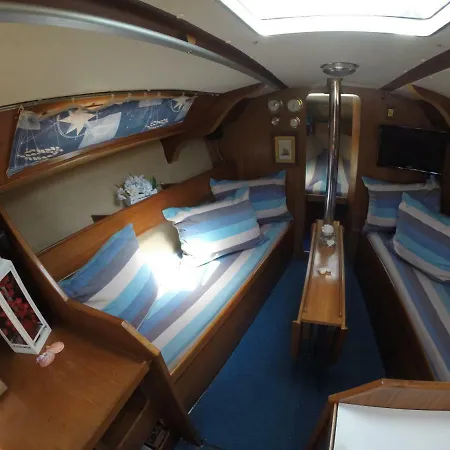 Yacht Botel