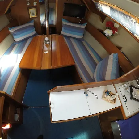 Botel Yacht Marina di Grosseto