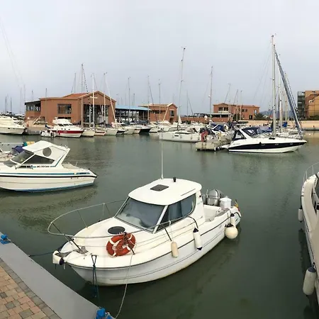 Yacht 3*