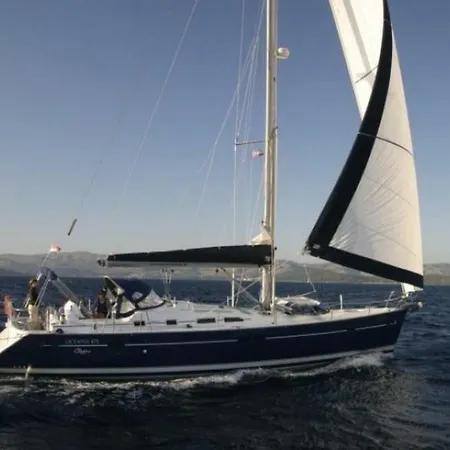 Yacht Botel 3*