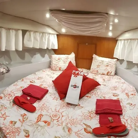 Botel Yacht Marina di Grosseto