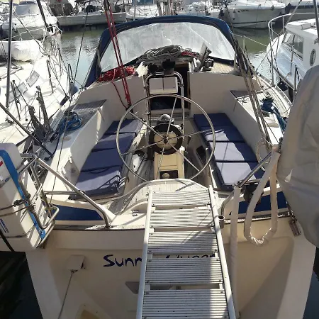 Botel Yacht Marina di Grosseto
