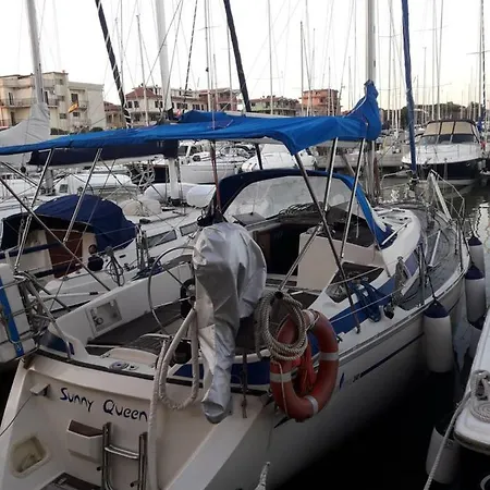 Yacht 3*